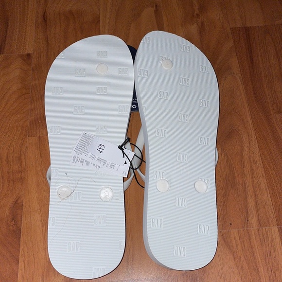 Gap size 12 blue & white striped flip flop sandals nwt - Picture 6 of 6